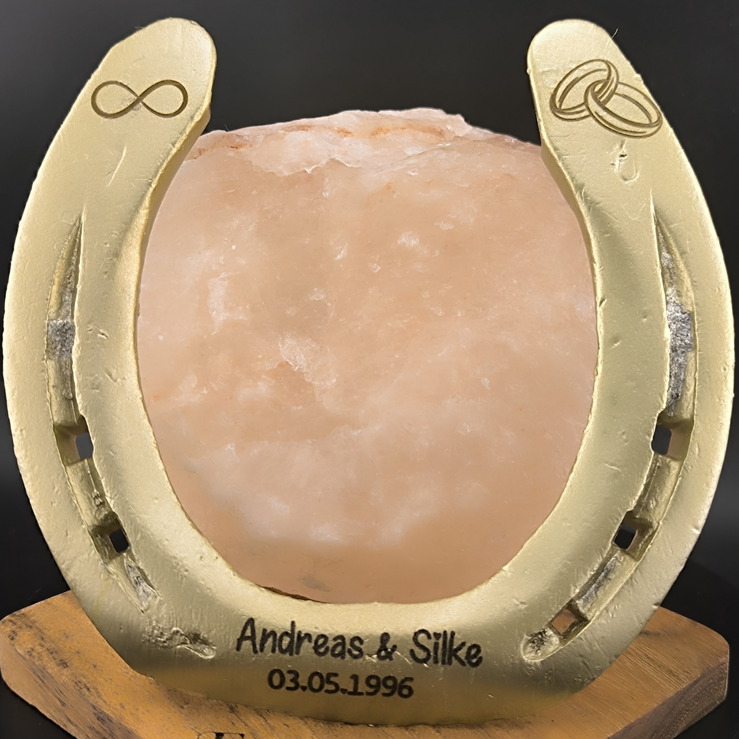 Anhänger mit Pfotenabdruck