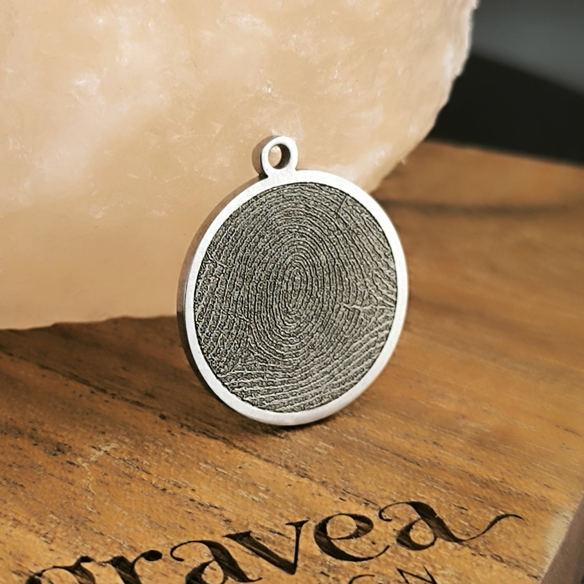 individuelle 3D-Gravur auf Messing Münze